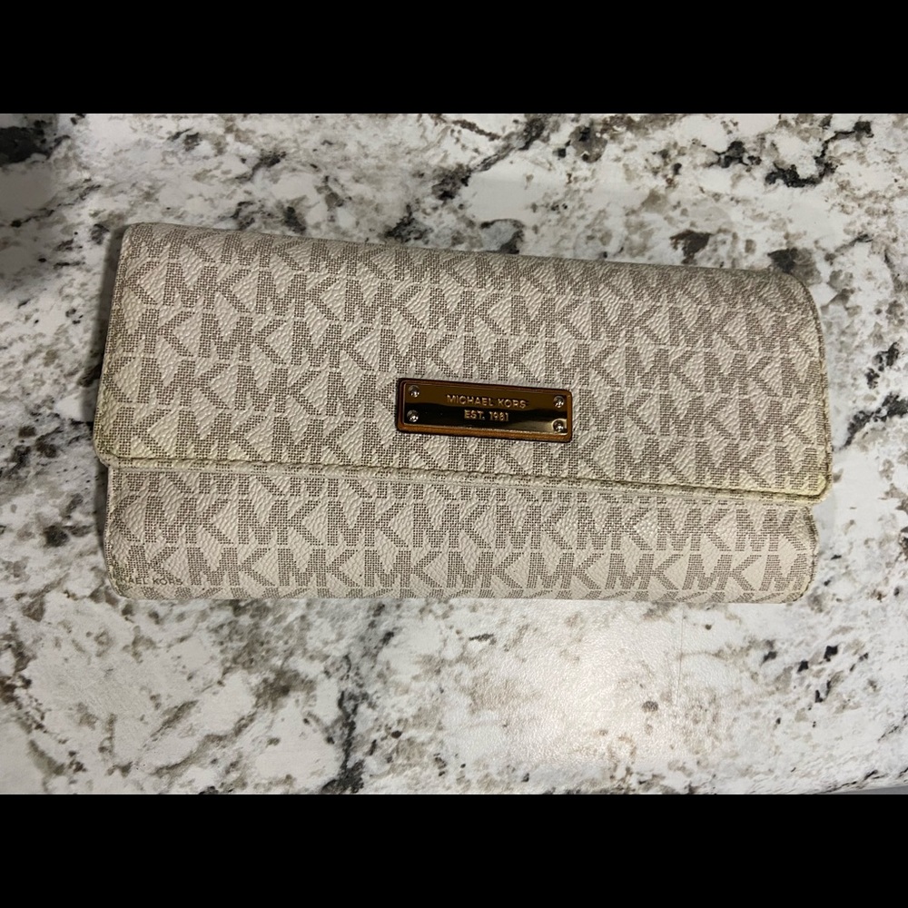 Michael kors travel checkbook wallet